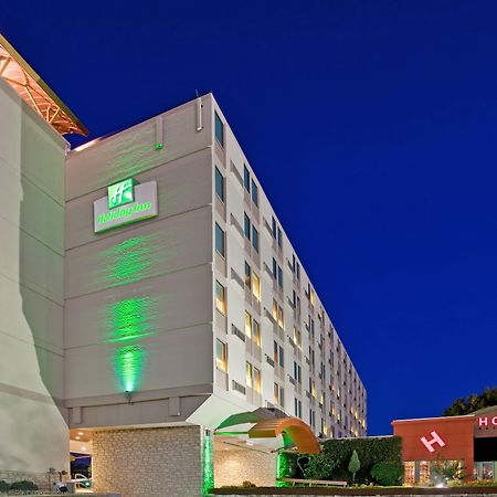 Holiday Inn At The Campus By Ihg Manhattan Exterior photo
