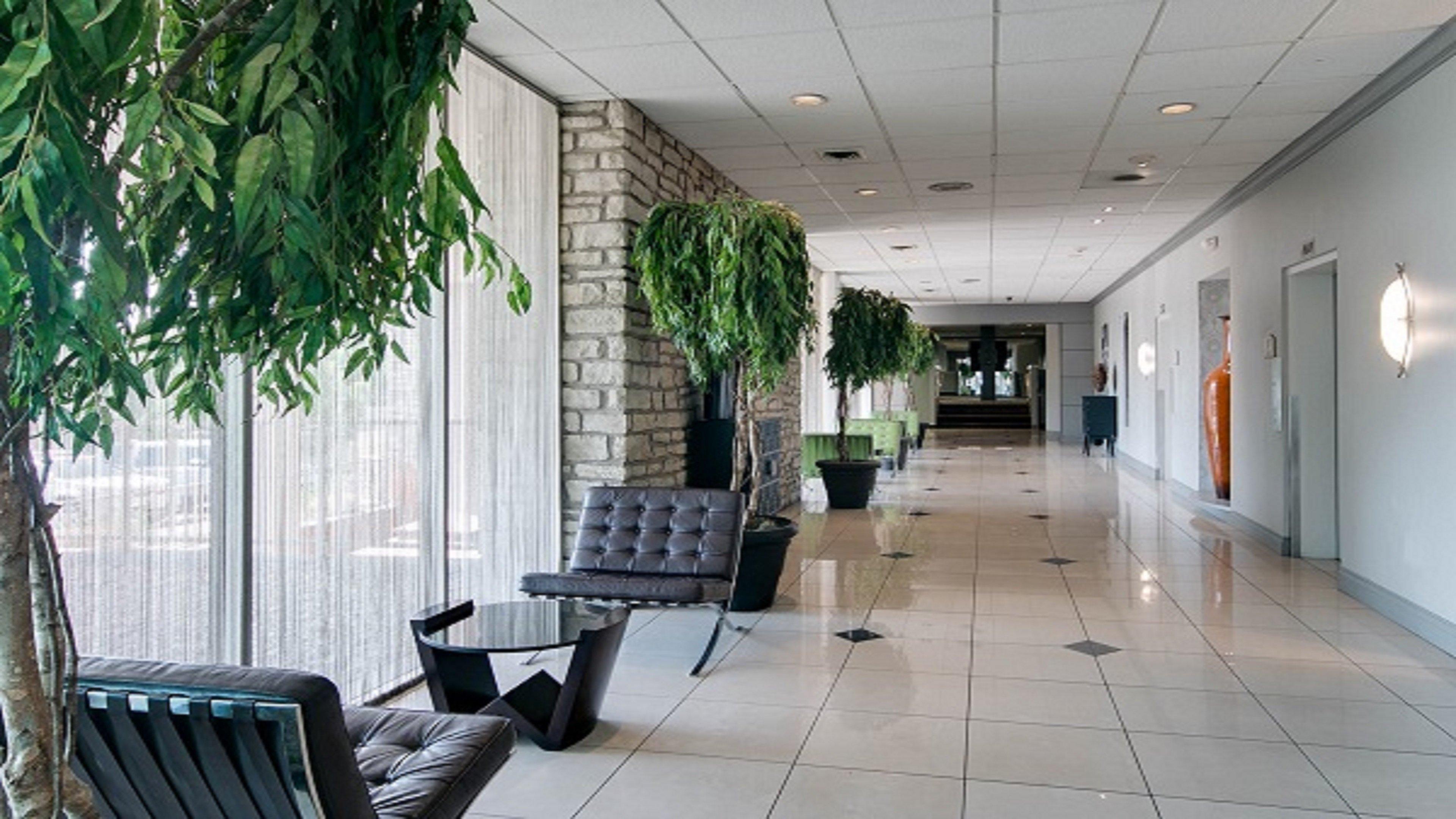 Holiday Inn At The Campus By Ihg Manhattan Exterior photo