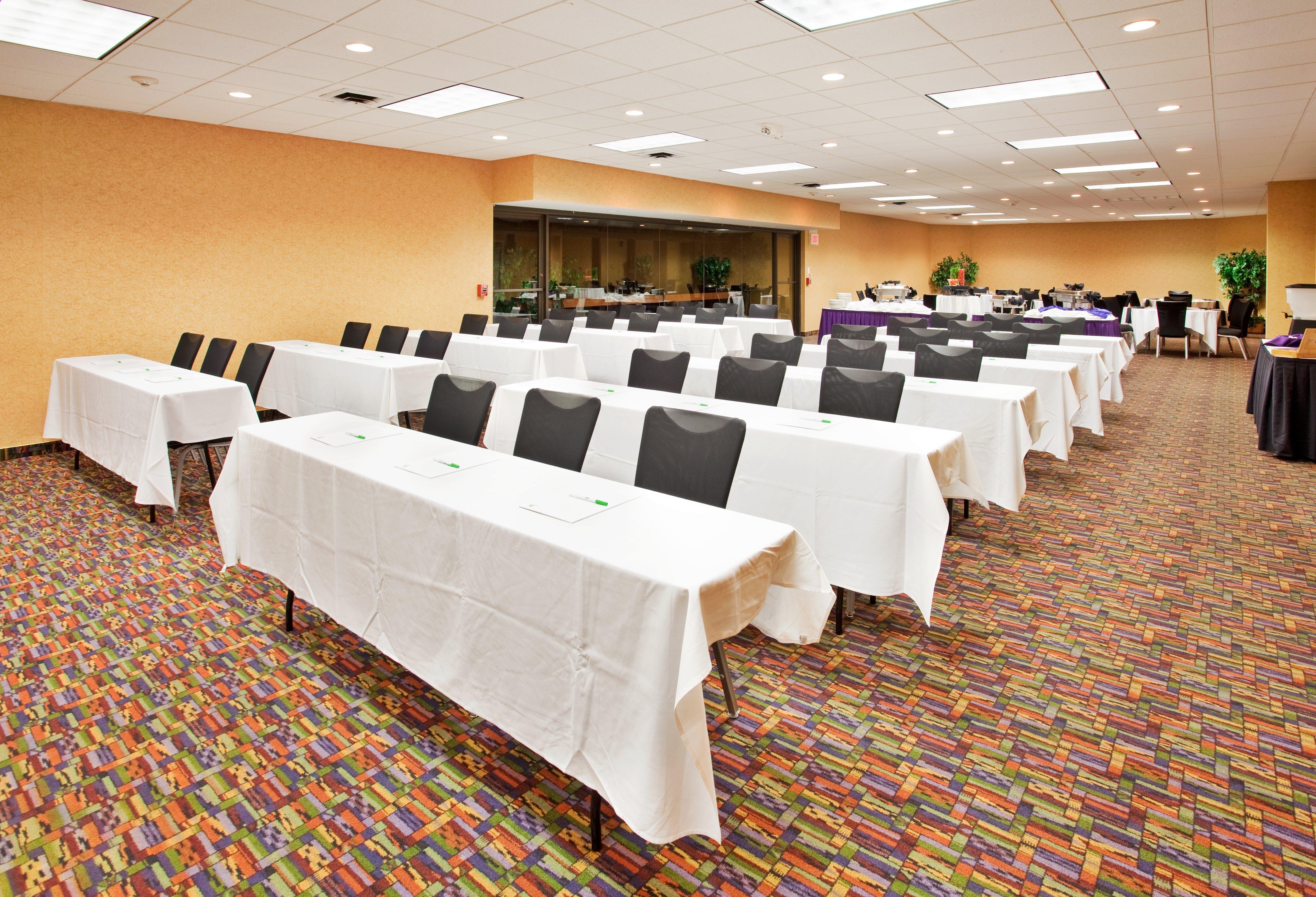Holiday Inn At The Campus By Ihg Manhattan Exterior photo