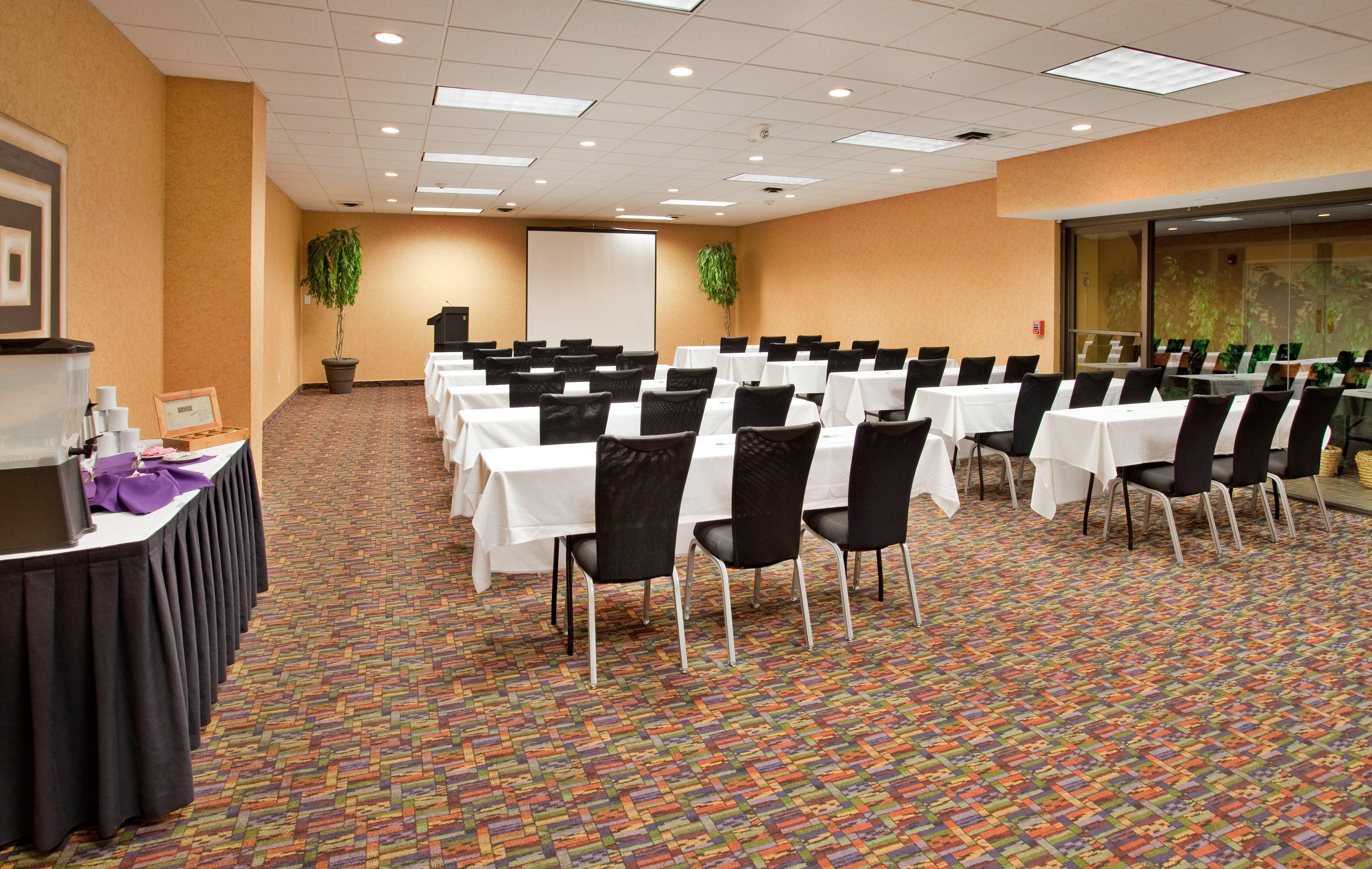 Holiday Inn At The Campus By Ihg Manhattan Exterior photo
