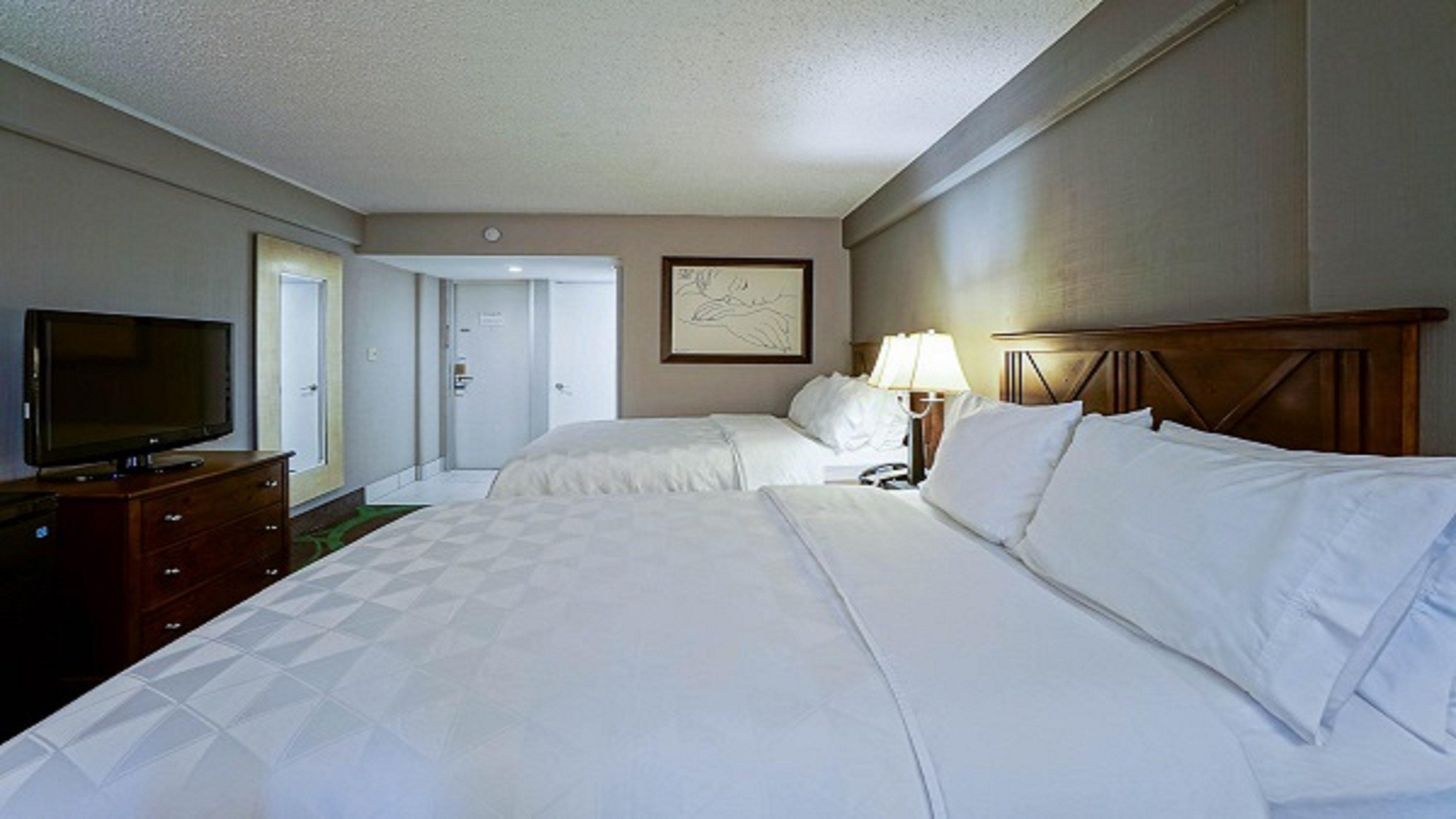 Holiday Inn At The Campus By Ihg Manhattan Exterior photo